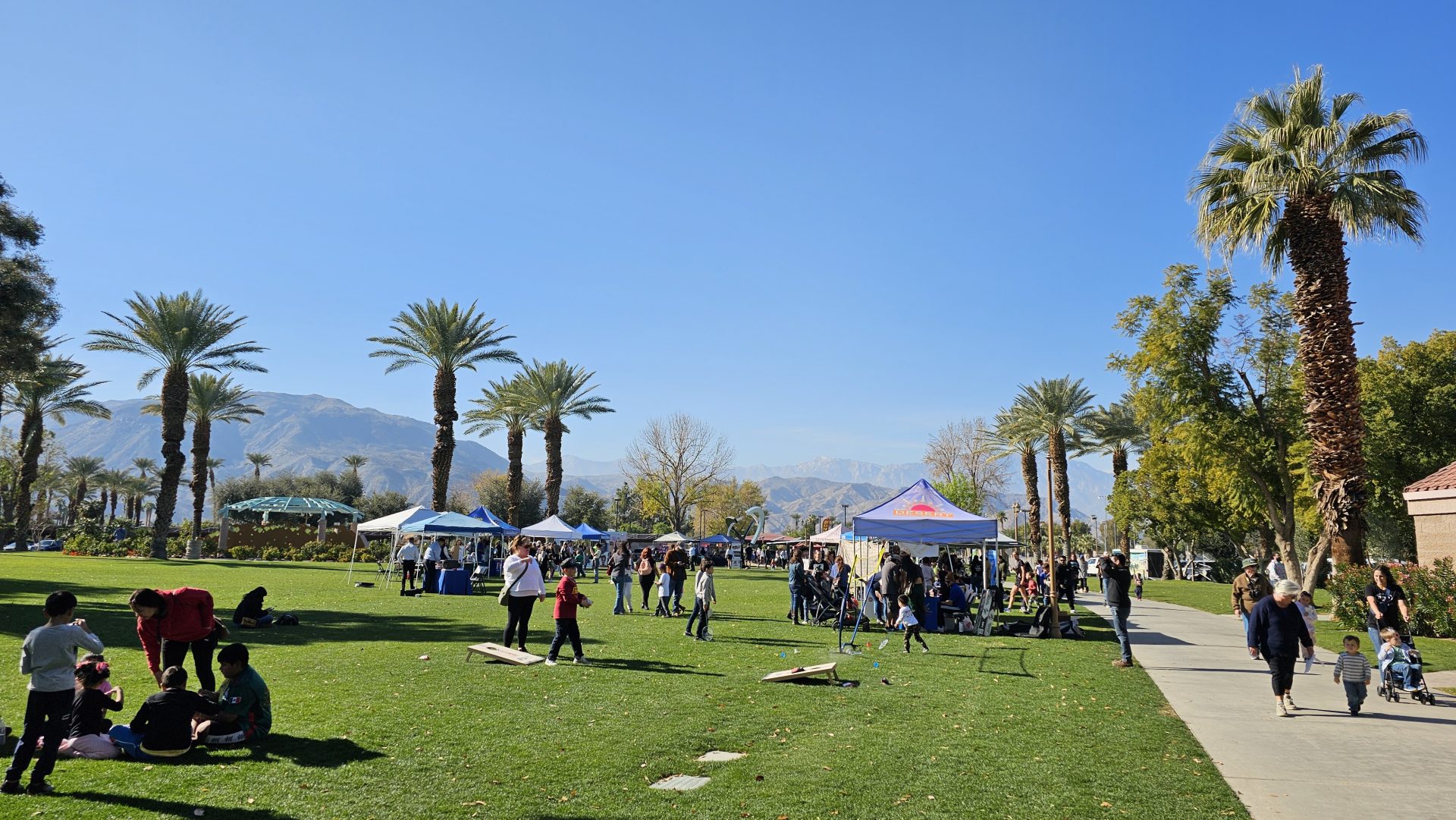 civic-center-park-palm-springs-with-kids
