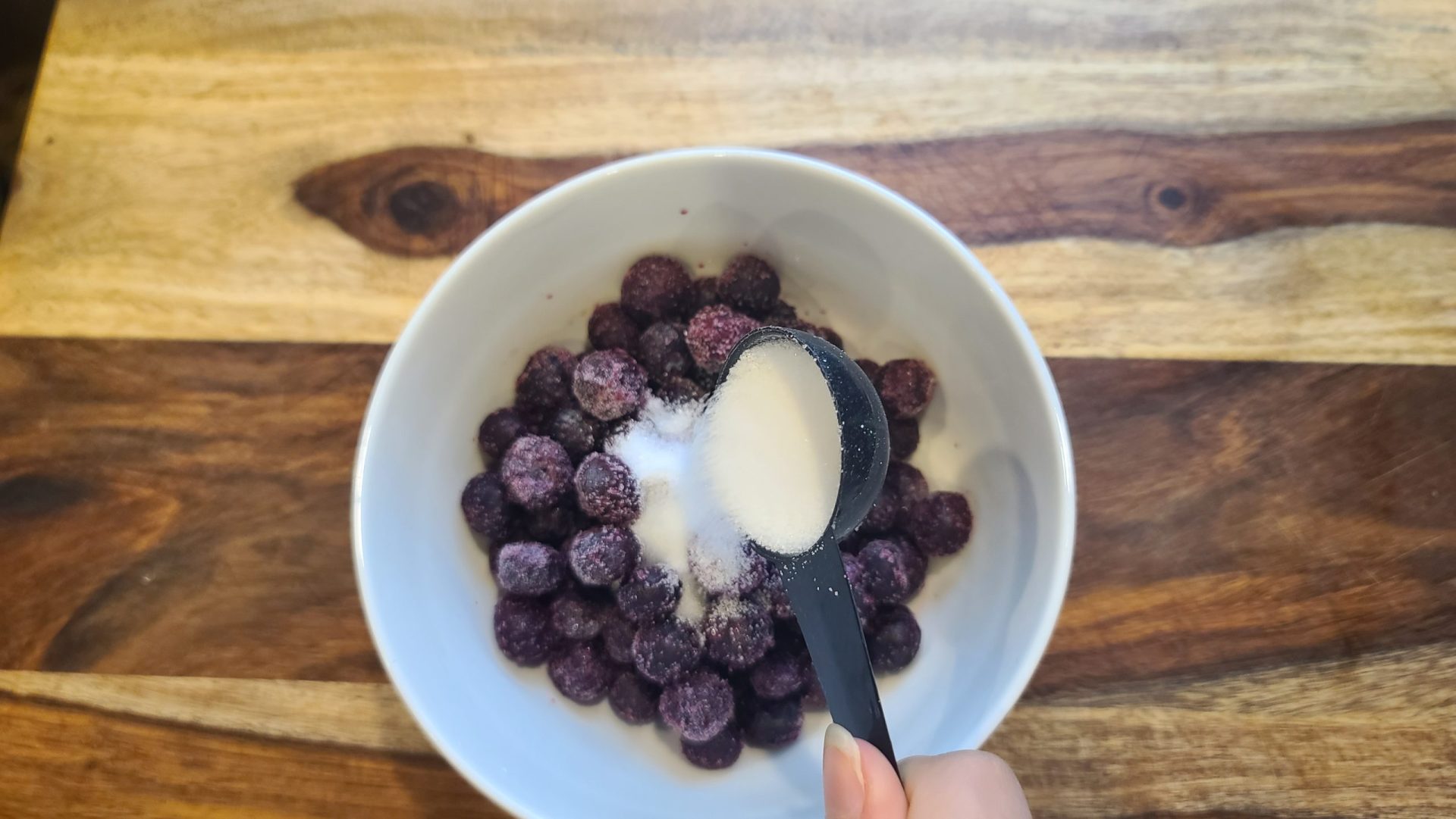 easy-frozen-fruit-topping