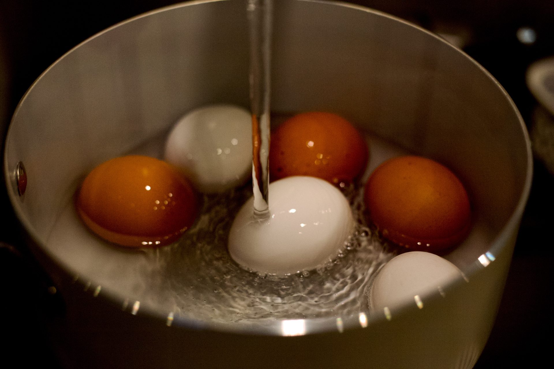 boiling-water-for-hard-boiled-eggs